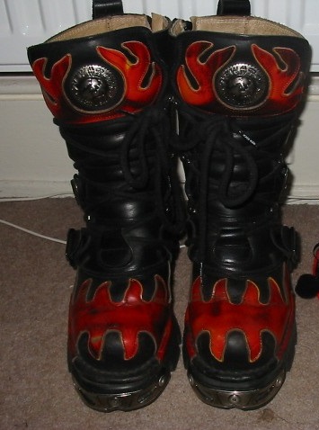 boots.jpg boots.jpg