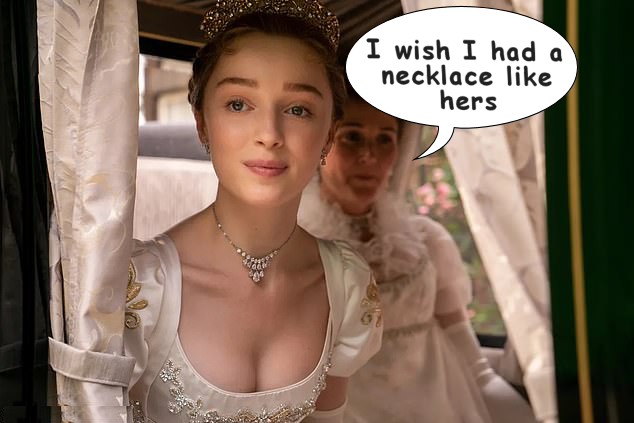 Phoebe Dynevor  Bridgerton necklace png.png